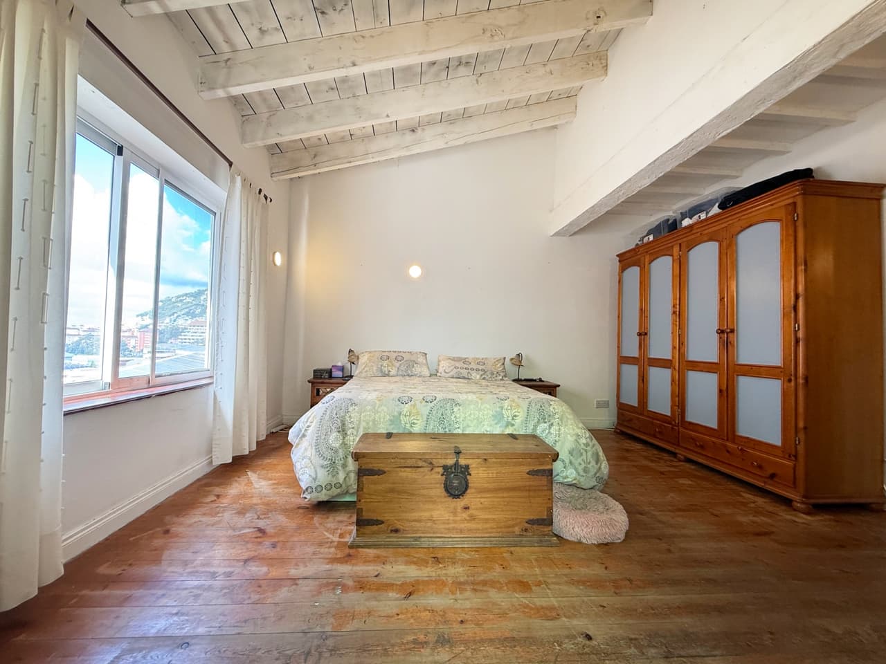4 Bedroom Apartment in South District, Gibraltar